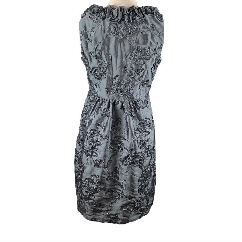 Tiana B Gray Sleeveless V-Neck Dress With Ribbons Embellishments, Size 6‎ - Picture 2 of 7